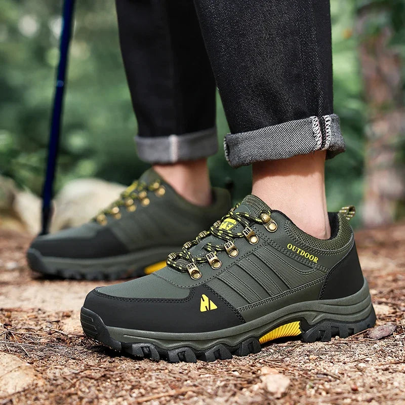 Lightweight Outdoor Hiking Shoes With Breathable Non Slip Sole