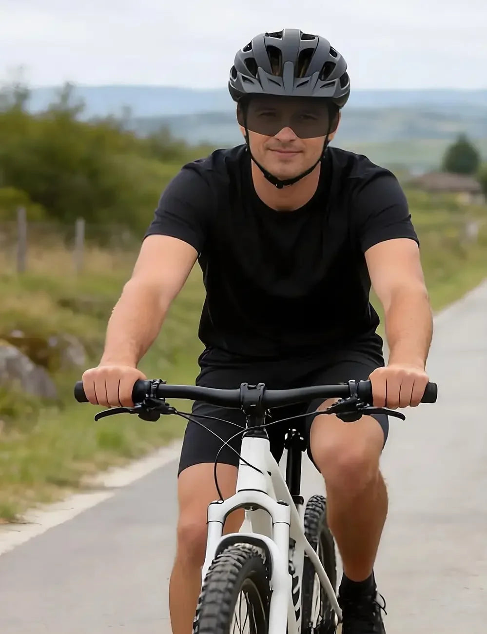 HOMEDISIAC Adult Bike Helmet With Rear Light For Men Women